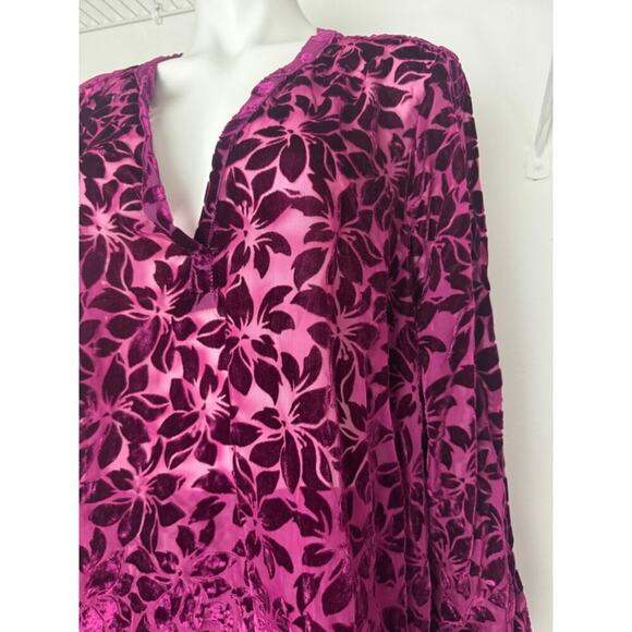 Torrid Floral Blouse, Magenta with Velvet Floral Pattern Size 3X NWT - Picture 2 of 13